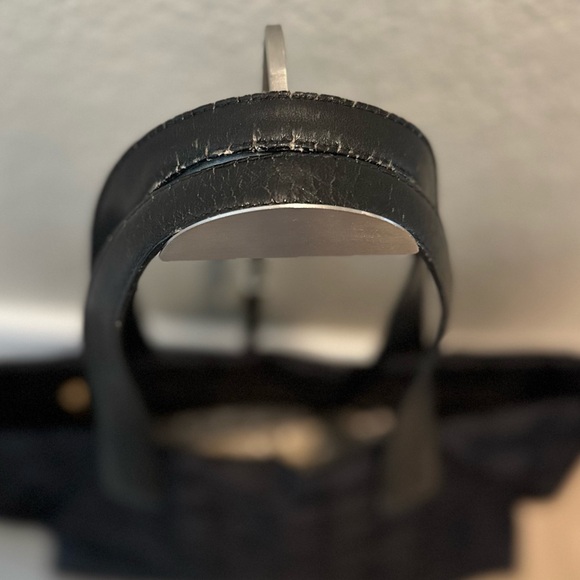 Authentic Chanel bag - Picture 4 of 12